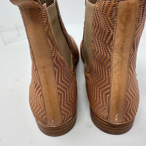 Apia ankle boots in great condition size 9/ EU40 - Picture 3 of 7